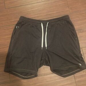 Vuori Ponto Shorts Size XL Brown Heather